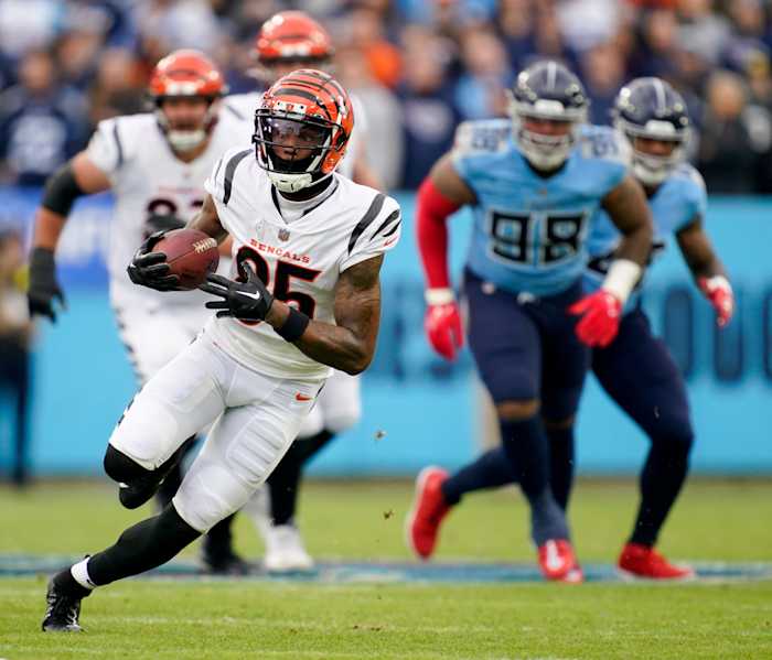 Cincinnati Bengals wide receiver Tee Higgins (85) runs the ball as they face the Tennessee Titans during the first quarter at Nissan Stadium Sunday, Nov. 27, 2022, in Nashville, Tenn. Nfl Cincinnati Bengals At Tennessee Titans Syndication The Tennessean